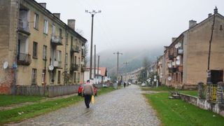 Localitatea din Romania unde radiatiile de uraniu depasesc de 100 de ori limita de alerta. Statul ascunde catastrofa, iar localnicilor nu le pasa