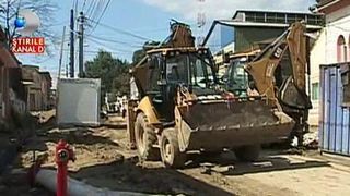 Modernizare, dar cu ce pret? Oamenilor din Galati li se darama casele din cauza lucrarilor! Cand se va termina cosmarul