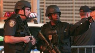 Atac armat in Statele Unite. Patru persoane au fost ucise intr-un centru comercial