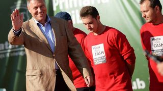 Presedintele Iohannis si sotia au urmarit live turneul de tenis din Sibiu, unde au stat langa finul lor suspendat un an de zile dupa o bataie cu tatal unei jucatoare!