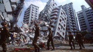 Parapsihologul Ioan Istrati: "Vom avea un cutremur de 8 grade, in timpul guvernarii Ciolos"! Clarvazatoarea Maria Ghiorgiu a primit semnale cu o saptamana inainte de seismul de vineri seara