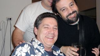 FOTO Ce fericit era Gyuri Pascu la ultima aniversare! Uite-l in mijlocul prietenilor pe regretatul artist pe 31 august, cand a implinit 55 de ani