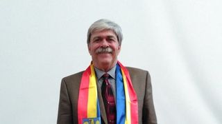 Pete Klismet s-a pozat cu steagul Romaniei