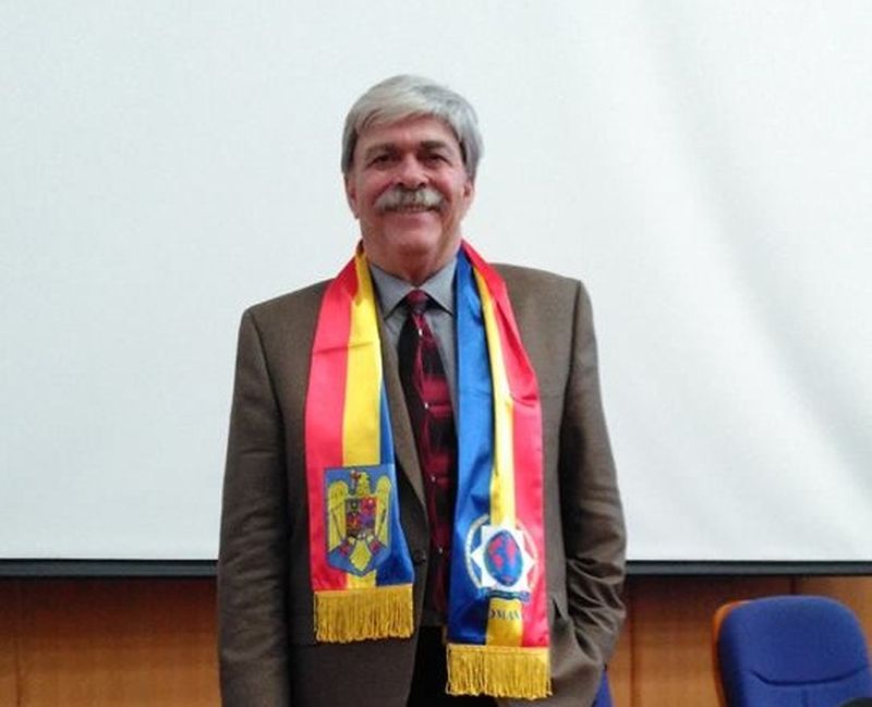 Pete Klismet s-a pozat cu steagul Romaniei