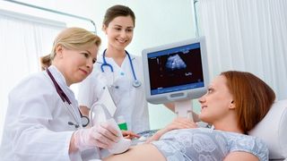 Mortalitatea materna este dubla in Romania fata de celelalte state din UE. Saracia si lipsa educatiei, principalele cauze