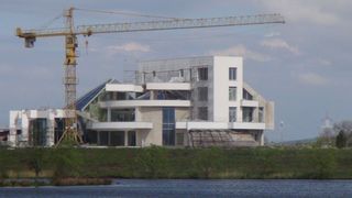 Asa arata palatul de 912 metri patrati al primarului din Selimbar! Daniel Maricuta este cercetat de DNA pentru o frauda de 114 milioane de euro