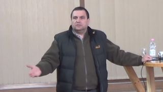 El este consilierul care a propus impuscarea animalelor salbatice protejate, pentru ca produc pagube omului! Ovidiu Ionescu are venituri de 17.000 de lei pe luna!