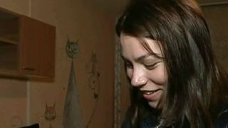 Cu emoţii ca-n prima zi de şcoală, bobocii universităţilor şi-au luat deja &icirc;n primire camerele de cămin. Cum s-au acomodat şi ce şi-au adus de acasă!