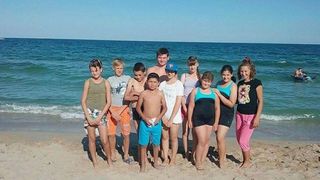 Sarmanii copii romani care au vazut marea la 15 ani. &bdquo;Inainte credeam ca se uneste cu cerul si ca restul e doar nisip&ldquo;