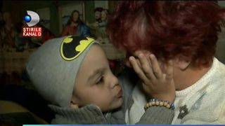 Dragos, un baietel de 8 ani in scaun cu rotile, are nevoie de ajutorul nostru! Copilului ii trebuie 120 de lei pe zi pentru terapie