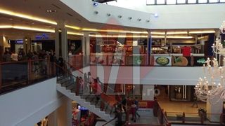 Alerta de incendiu la Iulius Mall din Iasi: 350 de copii au fost evacuati