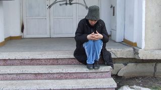 235 de bolnavi cu handicap mintal grav sunt internati intr-un centru fara medic psihiatru