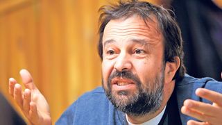 Dezvaluirile unui fost voluntar pe ambulanta despre cum putea fi salvat Ioan Gyuri Pascu! &ldquo;Daca se trimitea un echipaj cu asistent medical erau sanse sa scape!&rdquo;