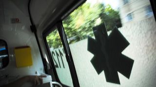 O rom&acirc;ncă a fost insultată şi lovită cu o piatră &icirc;n Irlanda de Nord. Poliţia a demarat o anchetă