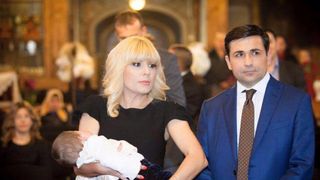 Deputatul anchetat de trafic de influenta nu are pic de avere! Adrian Gurzau este finul Elenei Udrea si a trecut in declaratia de avere un &ldquo;dar&rdquo; de botez de 23.500 de euro