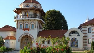 Legendele manastirii Dervent, acolo unde a fost inmormantat artistul Aurelian Preda! Cum a prevestit artistul ca va fi ingropat aici