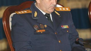 Cum a ajuns Gabriel Oprea general cu patru stele, cel mai inalt grad in Armata Romana pe timp de pace? Ministerul Apararii Nationale a deschis o ancheta
