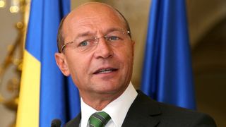 Traian Basescu spune ca acuzatia de instigare la abuz in serviciu adusa fiicei sale "este absolut jenanta si fabricata de procurorul de caz"