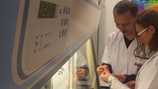 Prima bio-imprimanta din Europa de Est a fost realizata la Timisoara: "In viitorul nu foarte indepartat vom printa si organe"