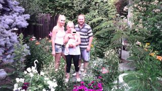 Familia Tinu, pe vremea cand nora nu era certata cu soacra sa