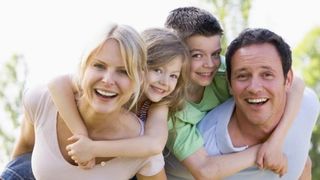 Parintii ar urma sa primeasca o noua alocatie pentru copii. Ce conditii trebuie sa indeplineasca pentru a lua banii