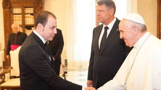 Consilierul lui Iohannis acuzat de santaj castiga 9.000 de lei pe luna