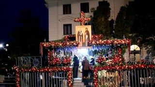 Credinciosii care au mers astazi la moastele Cuvioasei Parascheva de la Iasi au avut parte de o mare surpriza! Oamenii s-au gandit ca e un semn divin