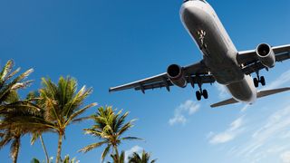 Cat te costa. Cand e cea mai buna perioada pentru cumparat bilete de avion. Specialistii te ajuta sa calatoresti la preturi de nimic