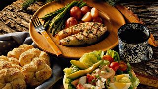 A murit in timp ce a luat cina. Care a fost combinatia alimentara pe care a facut-o de a fost ucisa pe loc