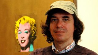 Mircea Cartarescu a salutat premiul Nobel al lui Bob Dylan dupa ce, initial, s-a declarat socat de veste! Sotia scriitorului e fericita pentru ca acesta va incasa bani de pe urma poeziilor traduse!