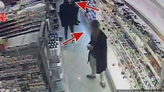 Elevi din Arad, prinsi la furat de produse cosmetice scumpe. Cum operau tinerii