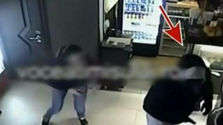 Tentativa de talharie sau inscenare? Un individ &icirc;narmat a intrat &icirc;ntr-un bar &icirc;n zorii zilei, cu un pistol &icirc;n m&acirc;nă. Ce s-a intamplat