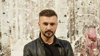 Pictorul Adrian Ghenie a cumparat o casa in centrul Clujului cu un milion de euro! Acum doua saptamani, o lucrarea a sa a fost vanduta cu 7,8 milioane de euro