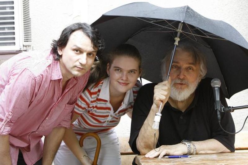 Adrian Paunescu, alaturi de doi dintre copii: Andrei si Ana Maria