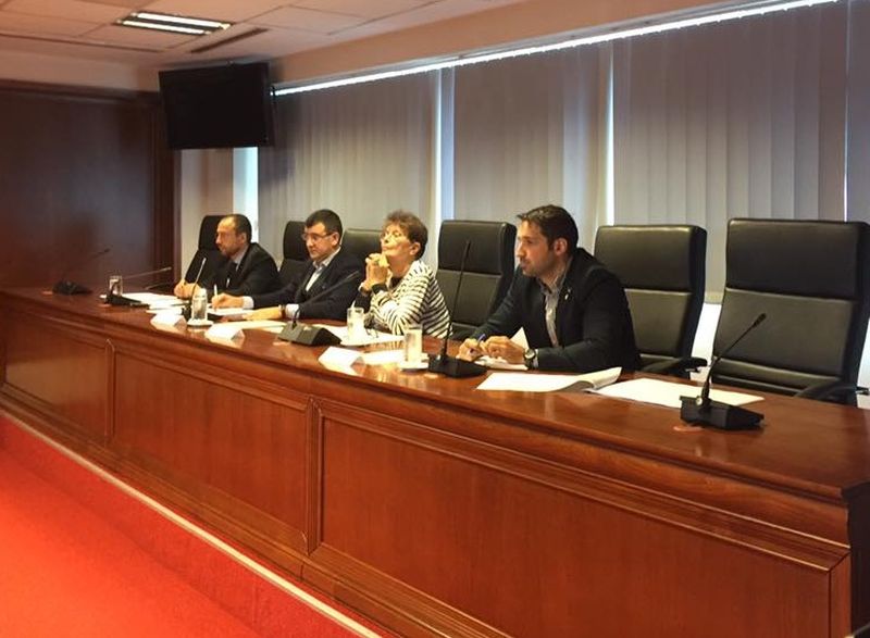 Tudor Ionescu, la una din intalnirile de la Primaria Capitalei, organizata de el