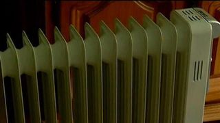 Situatie incredibila! Mii de brasoveni dardaie in case pentru ca nu au caldura, desi sunt cu plata la zi! Intre timp, autoritatile isi paseaza vina una alteia