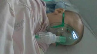 Scandalul provocat de moartea lui Mattias, bebeluşul de 8 luni, continua. In timp ce mama ii acuza pe medici, acestia sustin ca femeia le-a ascuns informatii care l-ar fi putut salva