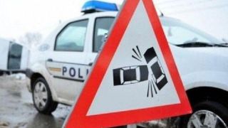 Traficul pe DN1, blocat complet Intre Brasov Si Predeal, din cauza unui accident rutier. Trei persoane au fost rănite