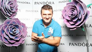 Dorin Chiotea a fost jurnalist sportiv, iar in prezent este un apreciat prezentator TV