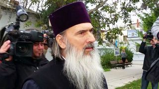 Arhiepiscopul Tomisului, IPS Teodosie, cercetat sub control judiciar, isi sustine nevinovatia: "Pe mine nu ma afecteaza ca sunt acuzat pe nedrept, dar afecteaza Biserica"