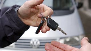 Cum functioneaza imprumutul cu garantie auto