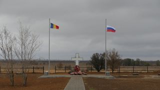 Osemintele a aproape 600 de militari rom&acirc;ni, re&icirc;nhumate &icirc;n Cimitirul de Onoare Rom&acirc;nesc din Rusia