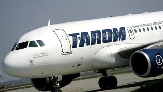 Tarom: Cursa Bucureşti-Sofia a &icirc;nt&acirc;rziat din cauza unor disfuncţionalităţi la sistemul de comunicaţii al avionului