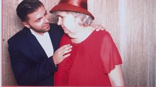 A format generatii intregi de copilasi, acum se lupta cu o boala cumplita! O educatoare plina de viata si cu un suflet cat Casa Poporului, diagnosticata cu tumora craniana!