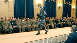 Ce tinute vor purta militarii romani in 2017. Noile uniforme ale Armatei Romane, intr-o prezentare de moda la Cercul Militar National