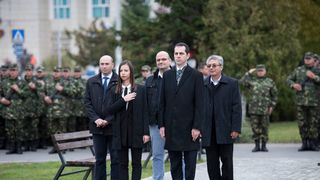 Aproape necunoscuta pana acum in PNL, Mara Mares a participat pe 25 decembrie la manifestarile de Ziua Armatei