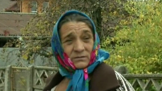 Romii din Strehaia se plang ca sunt saraci lipiti pamantului, dupa ce autoritatile le-au pus sechestru pe palate. La licitatie nu se inghesuie nimeni