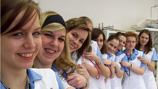 Comisiile de muncă şi buget ale Camerei au aprobat creşterea salariilor pentru angajaţii CNAS cu 25% de la 1 decembrie