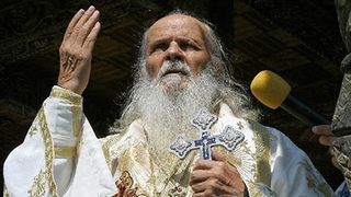 Parintele Justinian Chira a murit duminica trecuta la varsta de 95 de ani