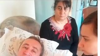 Cantaretul Vaduva care a cazut de la 4 metri inaltime a fost externat! Medicii au fost uimiti ca nu are aproape nimic &ldquo;Rugaciunile voastre m-au ajutat!&rdquo;Cum arata locul de unde s-a prabusit barbatul